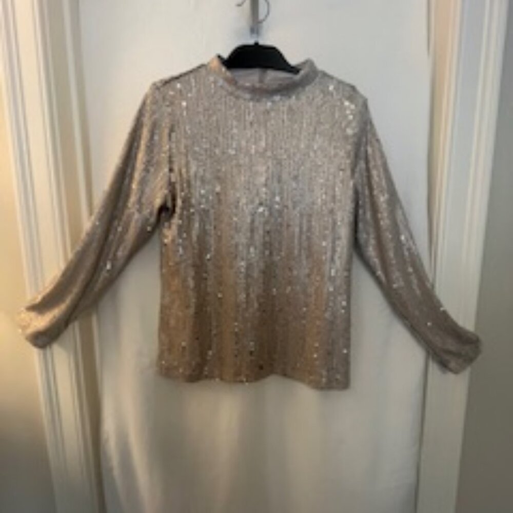 Chico's NWT. Sequin Funnel tee Knit top Tan/Blush- Chico's Size 1 medium